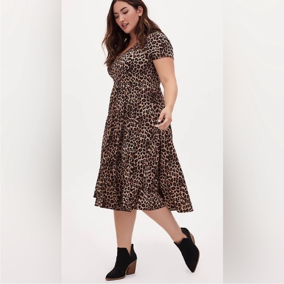 Torrid Leopard Button-Front Dress Size 2 - Picture 3 of 12